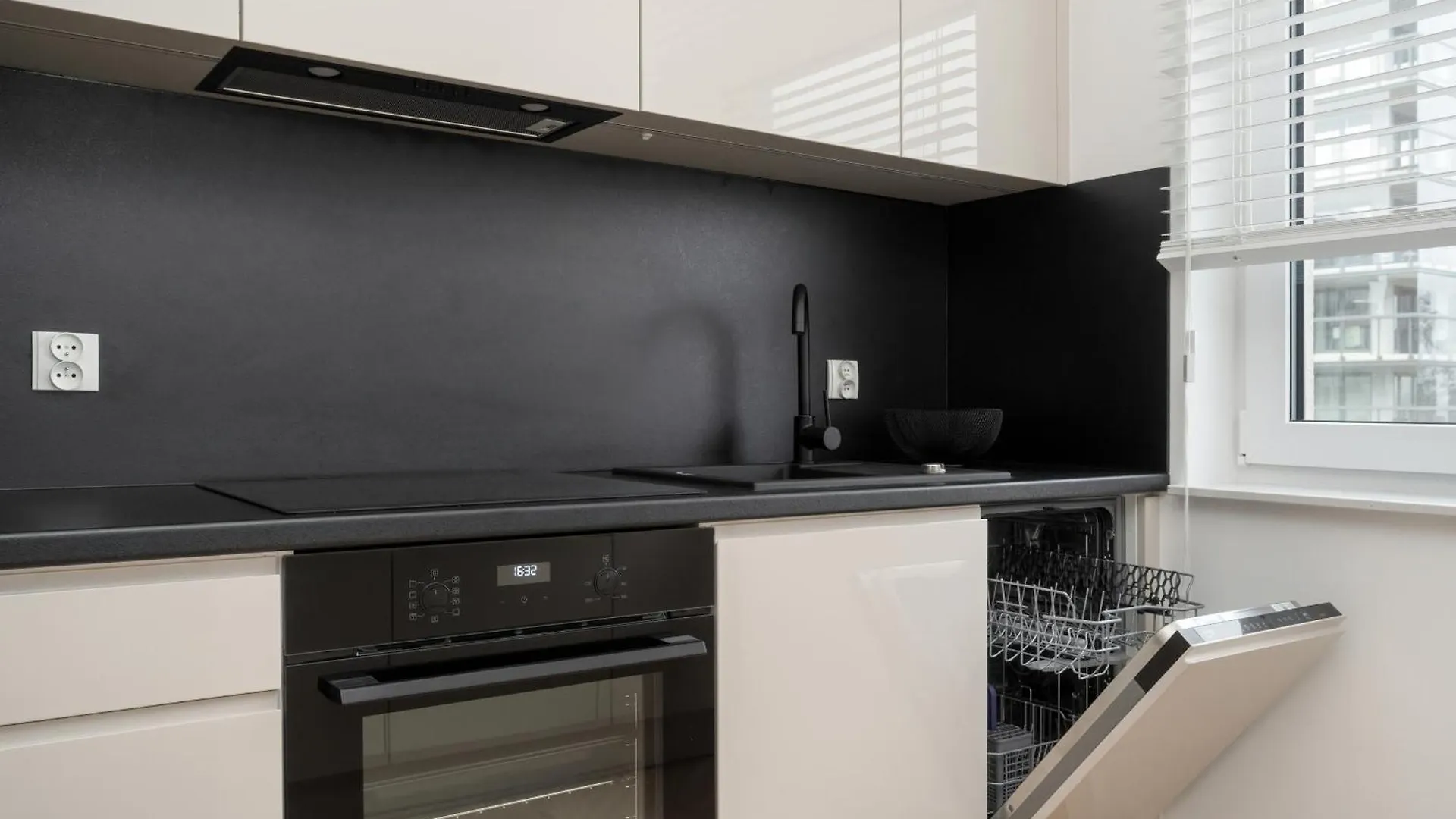 Ekskluzywne Apartamenty Browary Wroclawskie Z Klimatyzacja I Parkingiem By Renters Prestige Polska